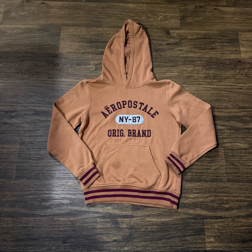 Aeropostale Tan Hoodie with Maroon Accents Size Medium
